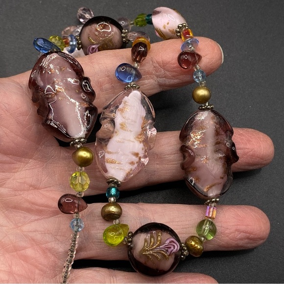 PREMIER DESIGNS Glass Lamp Worked Pink Glass Beaded Necklace - Picture 2 of 8